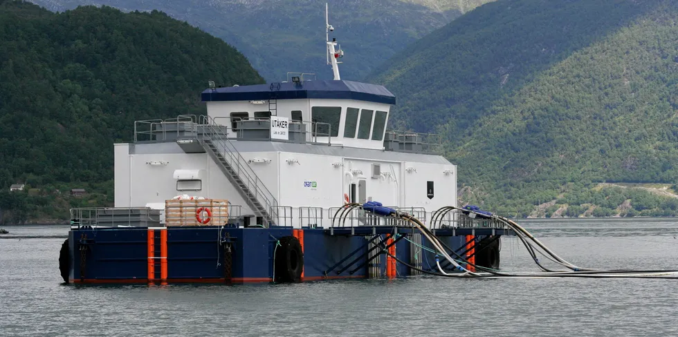 Fortøyning av ei fôrflåte førte til konflikt. Illustrasjonsfoto: Flåten på bildet har ingen kobling til saken.