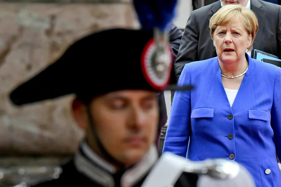 Tysklands forbundskansler Angela Merkel avbildet under G7-toppmøtet på Sicilia fredag. Søndag advarte hun partifeller om at Europa ikke lenger kan stole på andre. Foto: Ciro Fusco/AP/NTB scanpix