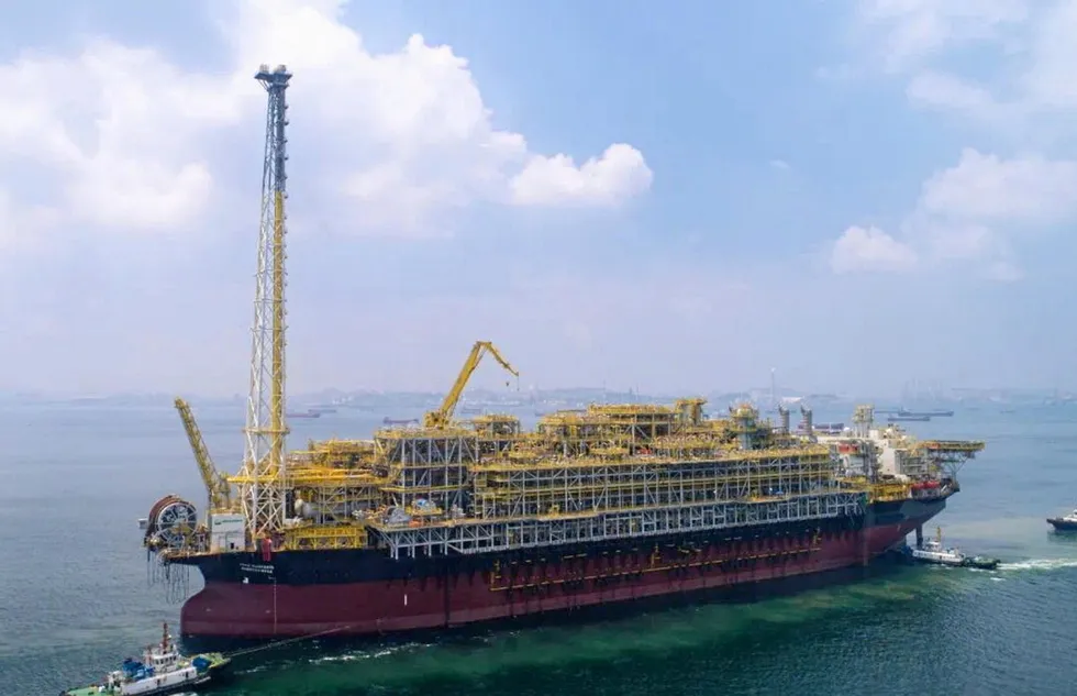 En route: the Almirante Barroso FPSO will start operation early next year