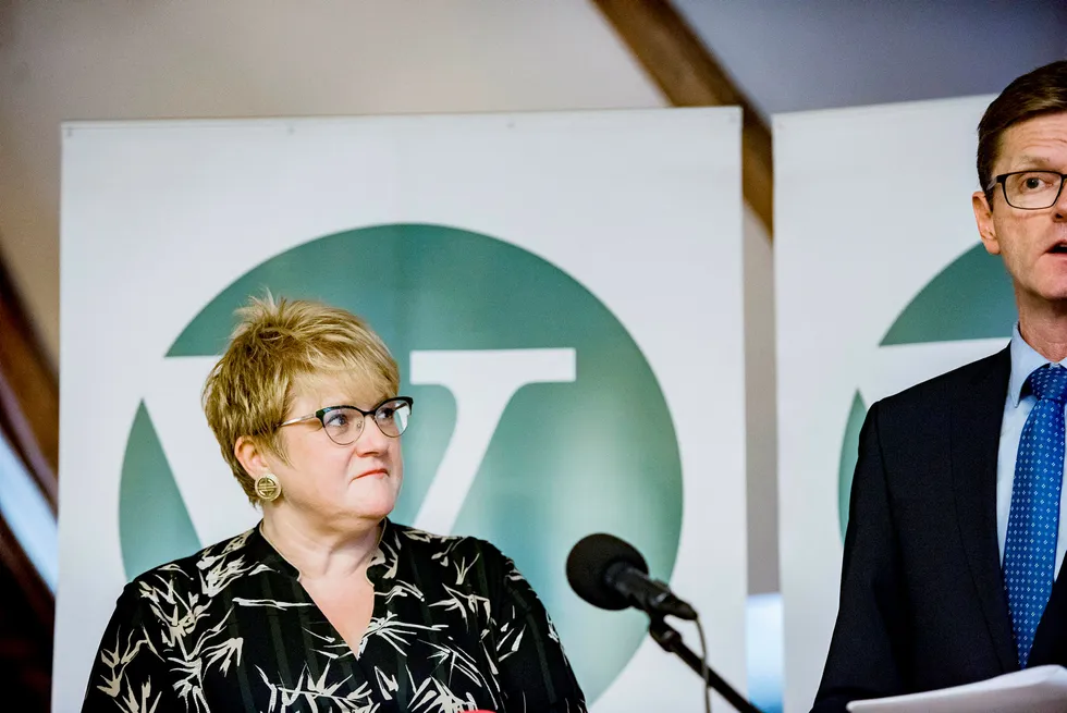 Partileder Trine Skei Grande og nestleder Terje Breivik presenterte mandag Venstres alternative statsbudsjett.