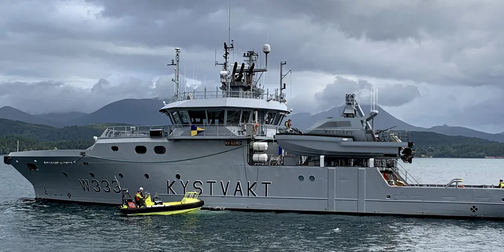 Ålesund-verftet Maritime Partner skal levere en helt ny type patruljebåter til Indre Kystvakt. Båt-leveransen kan fort være et springbrett til nye kontrakter når Norges nye fregatter skal bygges.