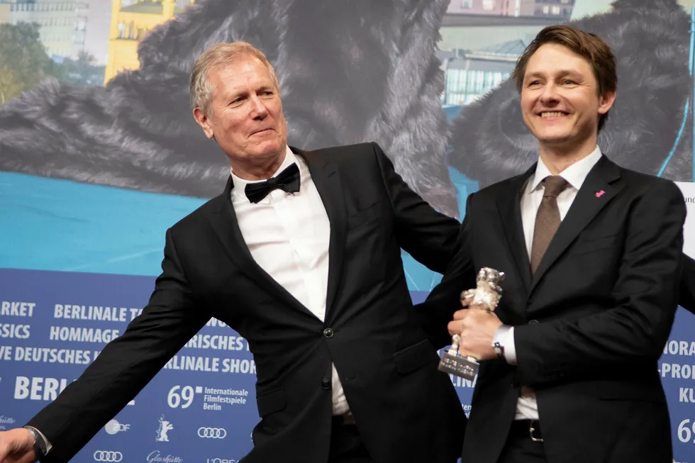 «Ut og stjæle hester mottok Sølvbjørn for beste foto under Berlin internasjonale filmfestival tidligere i år. Her regissør Hans Petter Moland (til venstre) og filmfotograf Rasmus Videbæk.
