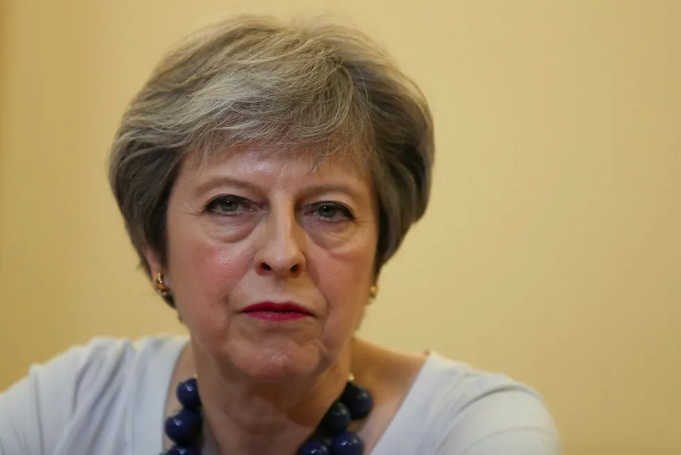 Storbritannias statsminister Theresa May samler regjeringen for å diskutere Syria. Foto: Daniel Leal-Olivas/Pool via Reuters/NTB Scanpix