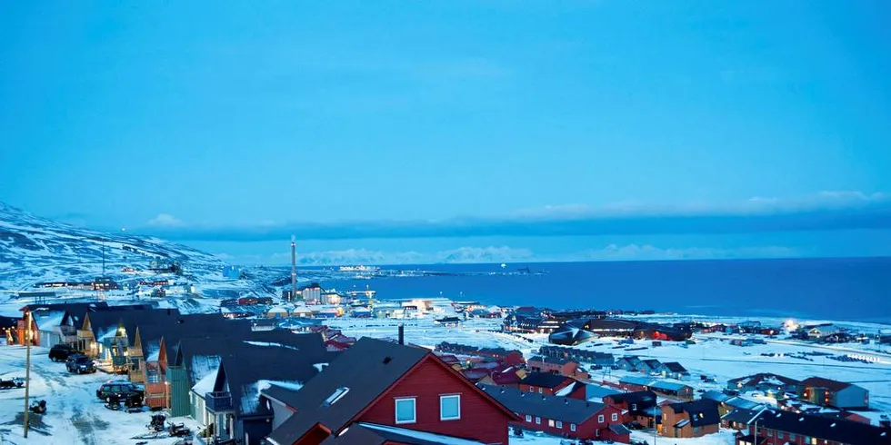 Næringslivsaktører og lokalpolitikere planlegger fiskemottak i Longyearbyen på Svalbard. Foto: Kjersti KvileFoto: KJERSTI KVILE