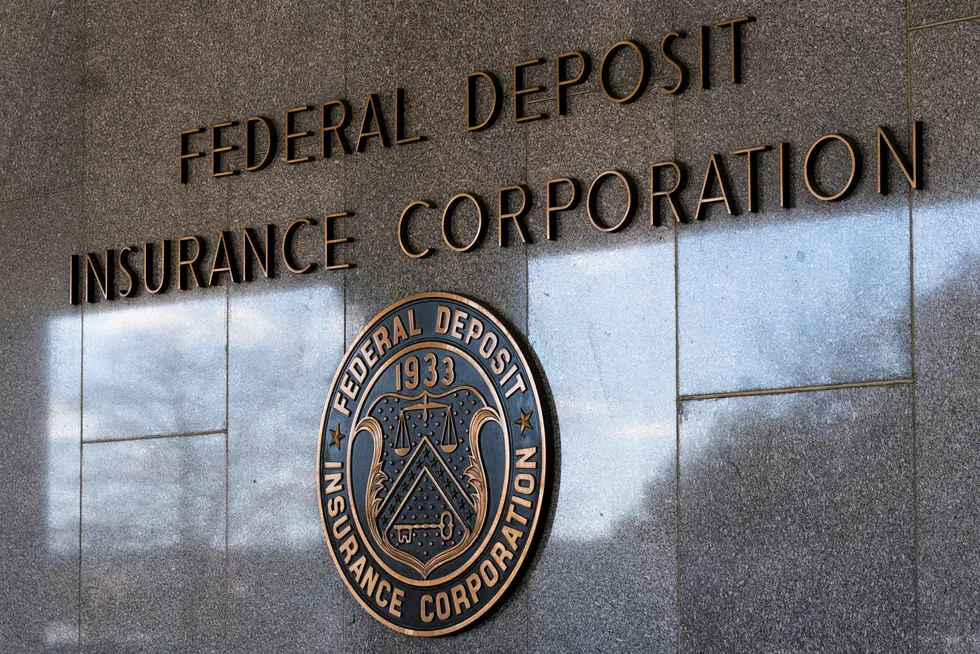 Det amerikanske Federal Deposit Insurance Corporation (FDIC) har solgt Republic First videre til Fulton Bank.
