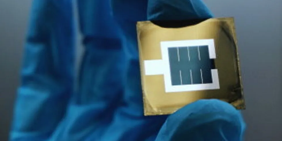 Perovskite/silicon tandem solar cell.