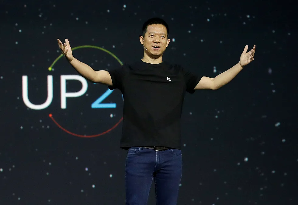 LeEcos Jia Yueting har forsøkt å konkurrere med Apple, Amazon, Netflix og Tesla – samtidig. Nå er han sparket som konsernsjef og nye eiere forsøker å redde restene. Jia Yueting vil fortsette med elbil-satsingen. Foto: Jeff Chiu/AP/NTB Scanpix