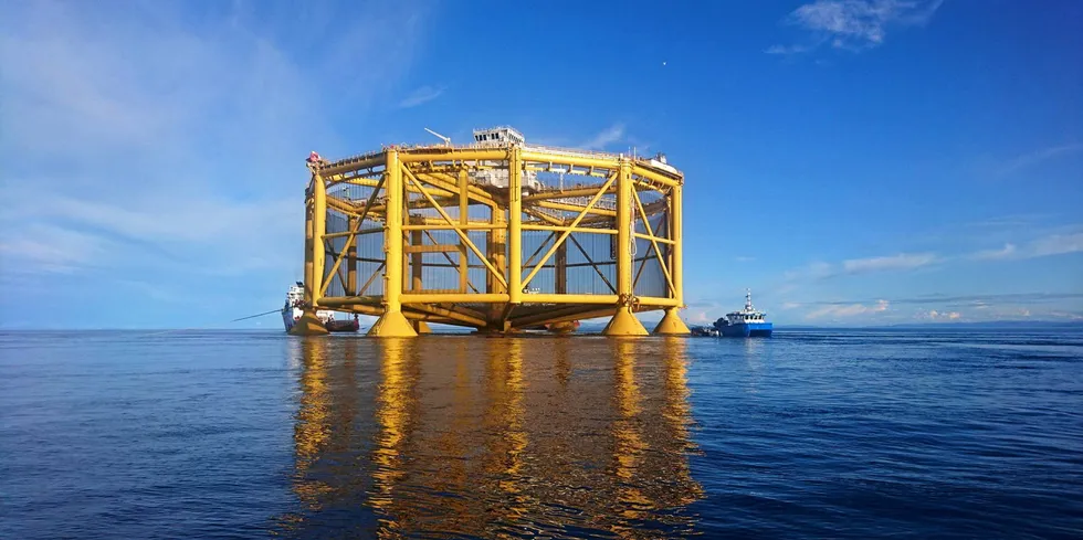 Sameksistens i havrommet med andre næringer, som fiskeriene, blir en utfordring. Bildet viser Salmars havmerd Ocean Farm 1.