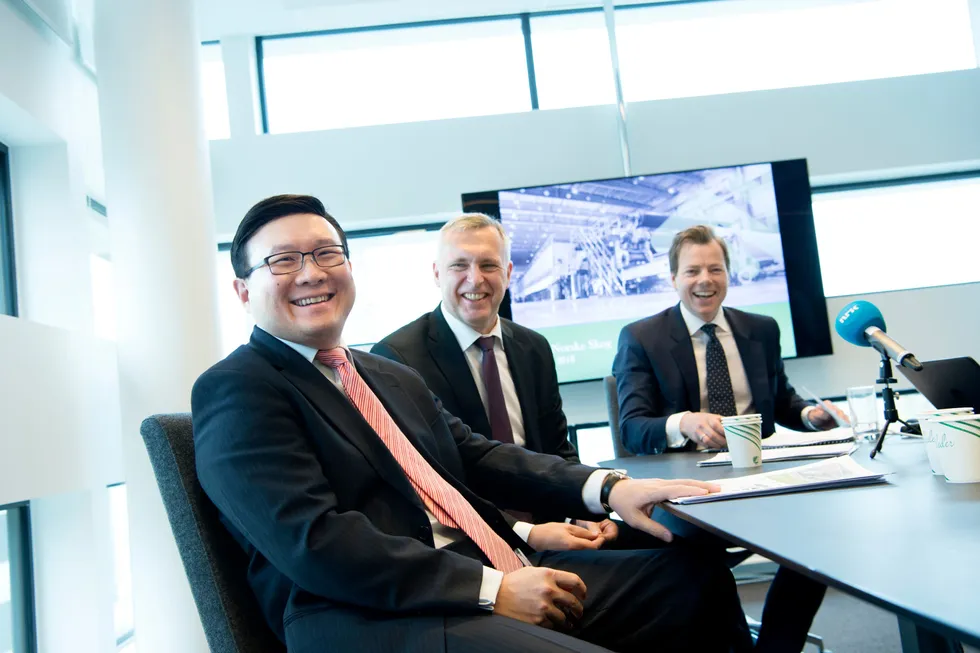 Partner John Chiang i hedgefondet Oceanwood (t.v.), i midten Norske Skog-sjef Sven Ombudstvedt og til høyre direktør Lars Sperre.