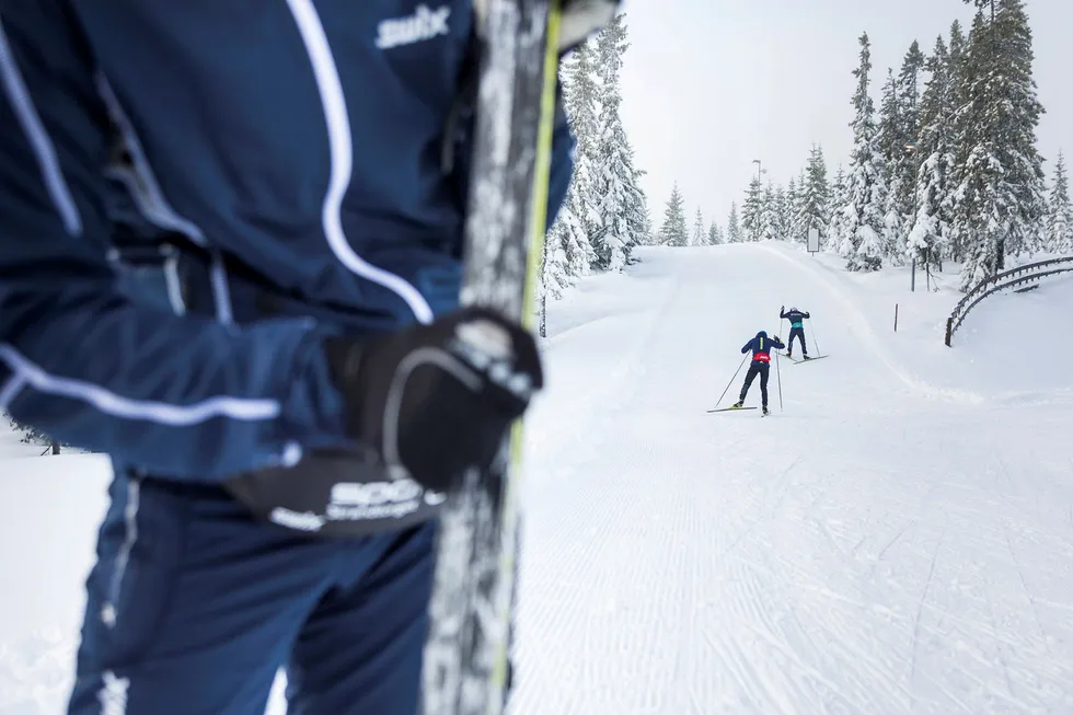 Doktorgradsstipendiat Randi Grønnestad mener det er alarmerende at fluornivåene var mye høyere i skiområdet enn ellers, spesielt når prøvene var tatt om sommeren.