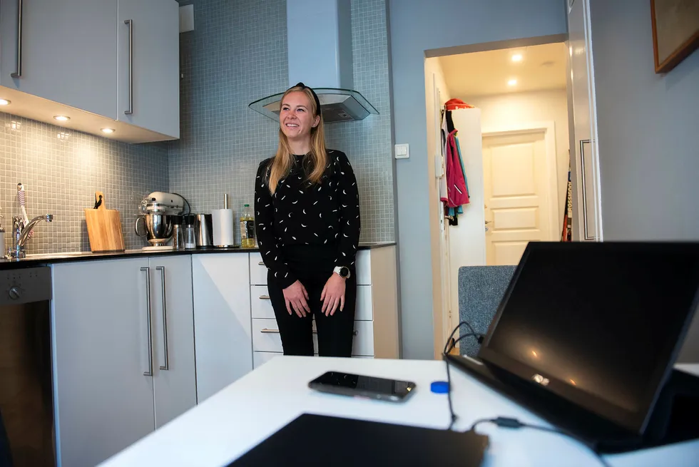 Charlotte Williksen Høiland (26) kjøpte sin første bolig i april i fjor. Siden har renten blitt satt opp to ganger.