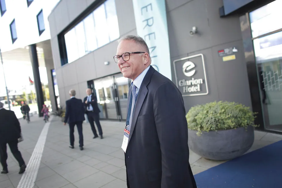 Statoils strategidirektør John Knight har gjentatte ganger skrytt av selskapets aksjeinvestering i oljeselskapet Lundin. Her fra oljemessen i Stavanger i august i fjor. Foto: Tomas Larsen