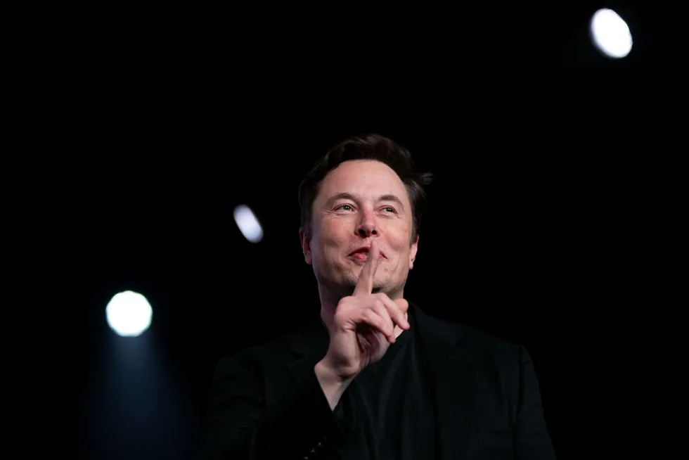 Tesla-sjef Elon Musk, her fotografert i forbindelse med avdukingen av kompakt-suven Model Y natt til fredag i forrige uke.