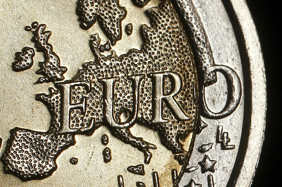 Kronen vil tynges mot blant annet euro i månedsvis fremover, venter Swedbank. Foto: TONY GENTILE / REUTERS / NTB Scanpix