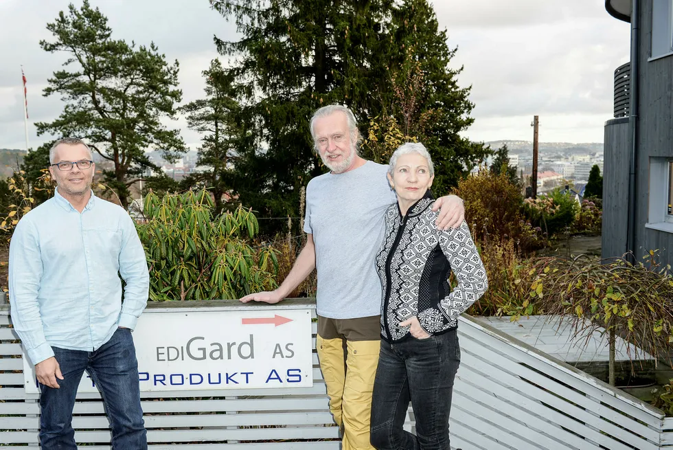 Rune Heimstad (til venstre), Jørn Heimstad og Wenche Waal inngikk avtale om ett års etterlønn da de solgte Edigard til giganten Nets i februar i fjor, men nå har Nets stanset utbetalingene. Foto: Jacob Buchard