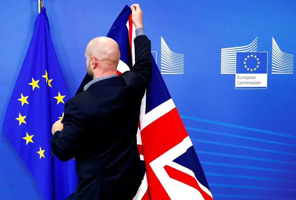 Torsdag formiddag landet brexitavtalen mellom EU og Storbritannia, bare timer før unionens statsledere samles til toppmøte i Brussel.