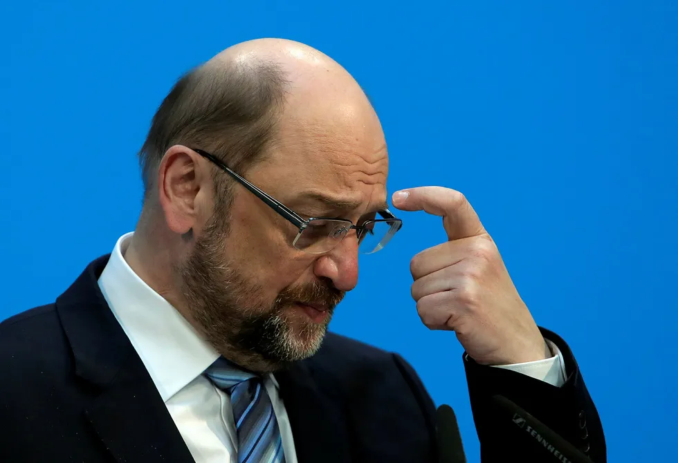 Martin Schulz trekker sitt kandidatur som utenriksministeren. Den sosialdemokratiske lederen kan nå være ferdig helt i toppen av tysk politikk. Foto: Ferdinand Ostrop/AP/NTB Scanpix