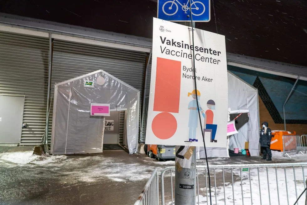 God plass på vaksinesenteret i Nordre Aker bydel i Oslo