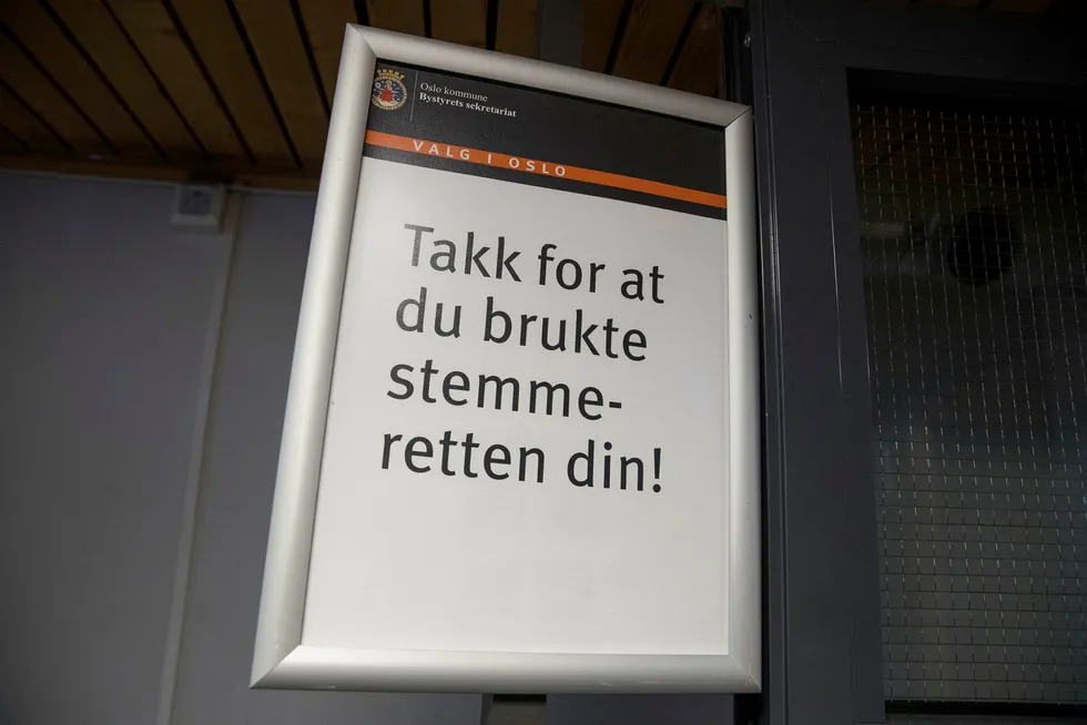 En plakat på Nordstrand skole i Oslo ved valget i 2017. Foto: Håkon Mosvold Larsen / NTB scanpix