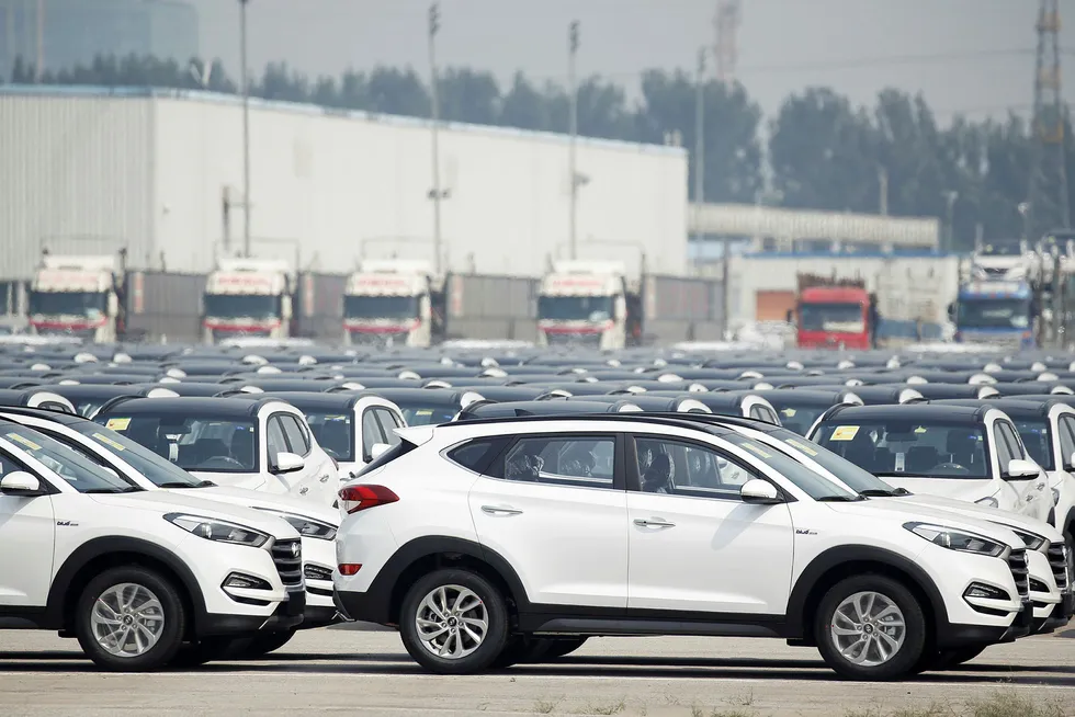 Hyundai-biler parkert ved bilfabrikk i Beijing. Foto: Scanpix/Reuters /Thomas Peter