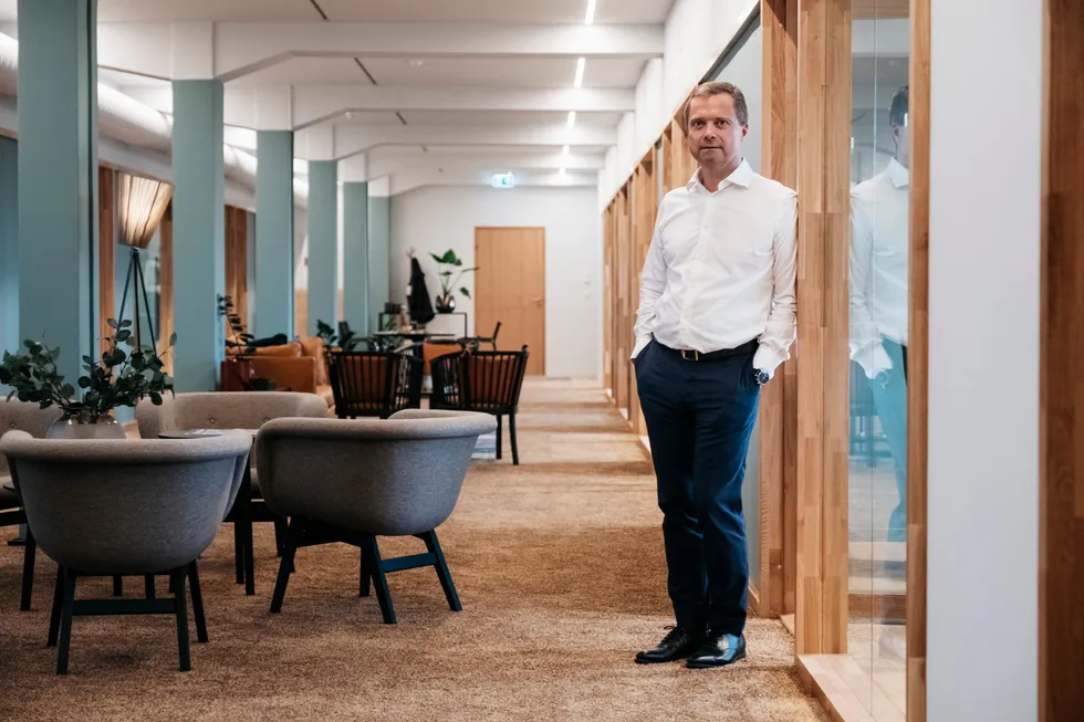 Harald Espedal forvalter sin egen og andres formue gjennom selskapet Salt value AS. Her er han i kontorbygningen han nylig kjøpte i Stavanger sentrum.