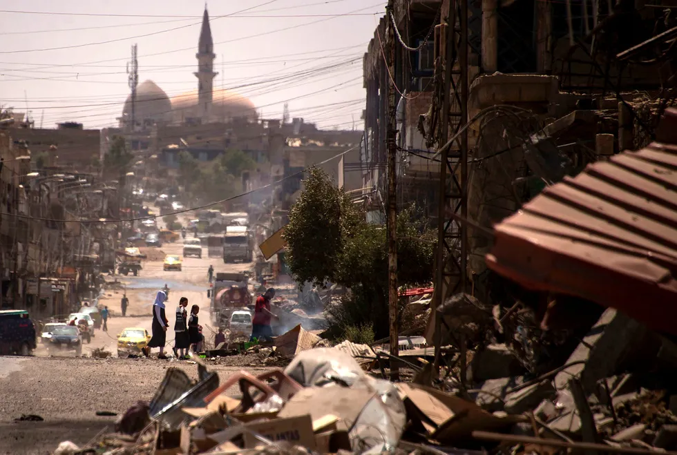 Det er nå klart at slaget om å ta tilbake Mosul fra IS har utfoldet seg på verst tenkelige vis, etter mange illevarslende tegn fra starten av, skriver artikkelforfatteren. Her fra Mosul få dager etter at IS trakk seg ut av byen. Foto: Fadel Senna/AFP/NTB Scanpix