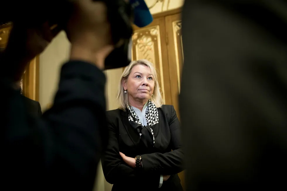 I møtet med næringsminister Monica Mæland tok Norske Skog opp retningslinjene for statlige Enova. Foto: Skjalg Bøhmer Vold