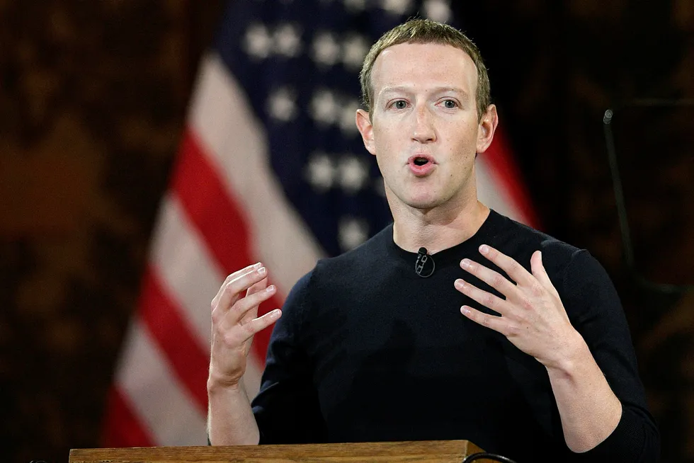 Facebooks toppsjef Mark Zuckerberg har under høringer måttet forsvare seg mot anklager om at Facebook har for mye makt og markedsdominans. Australia vil tvinge Facebook til å betale for deling av nyheter på sosiale medier.