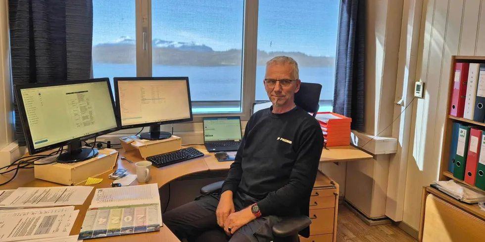Odd Gunnar Sørøy har jobba 45 år i næringa, og har nettopp byrja i ny jobb.