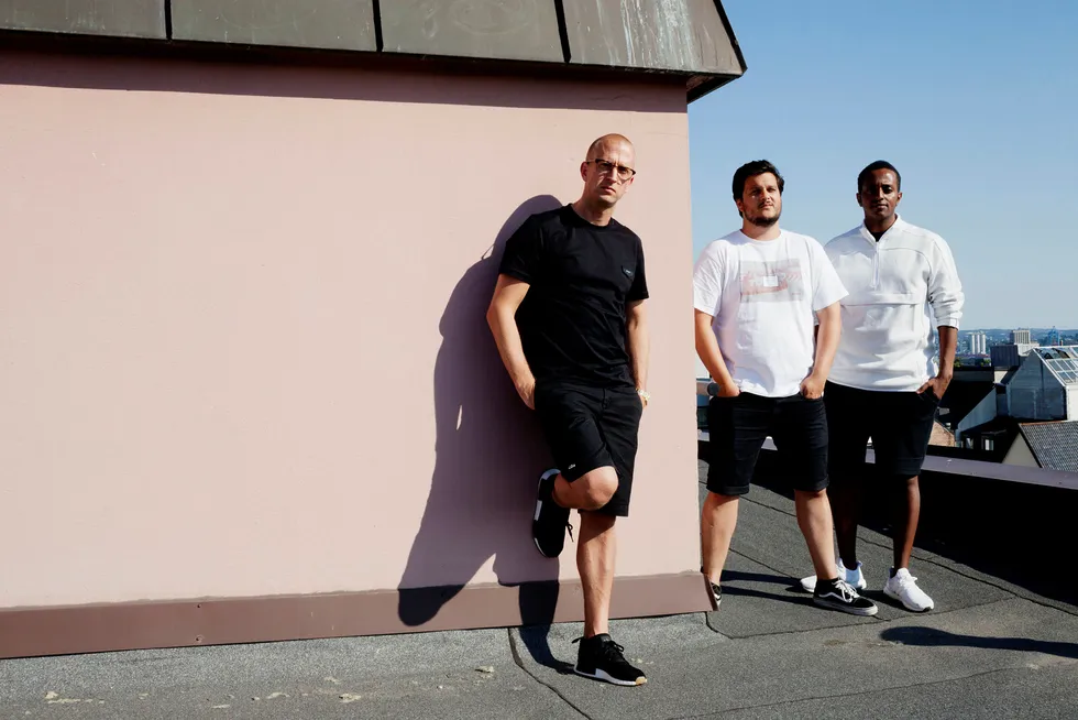 Dette bildet er tatt sommeren 2018 og viser, fra venstre, de tre eierne i Mer Group as, Gunnar Greve, Gilbert Lunde og Yonas Aregai. Nå har Greve saksøkt Lunde – og krever innløsning av ekspartnerens aksjer.