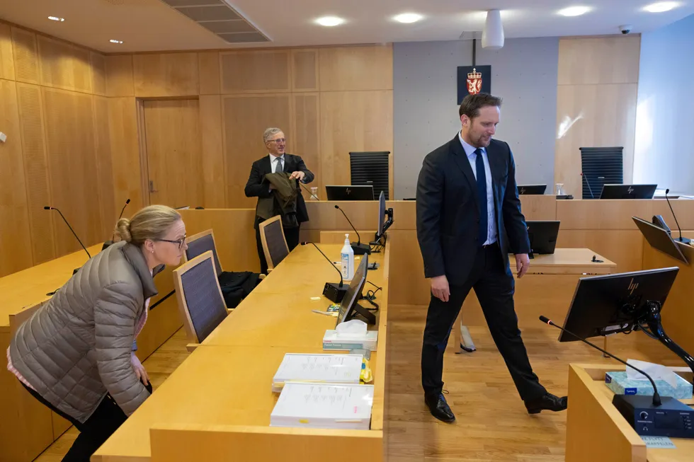 Den tidligere lederen til Elisabeth Bull Daae, Emil Framnes, gjør seg klar til å vitne i saken hun har anlagt mot Oljefondet.