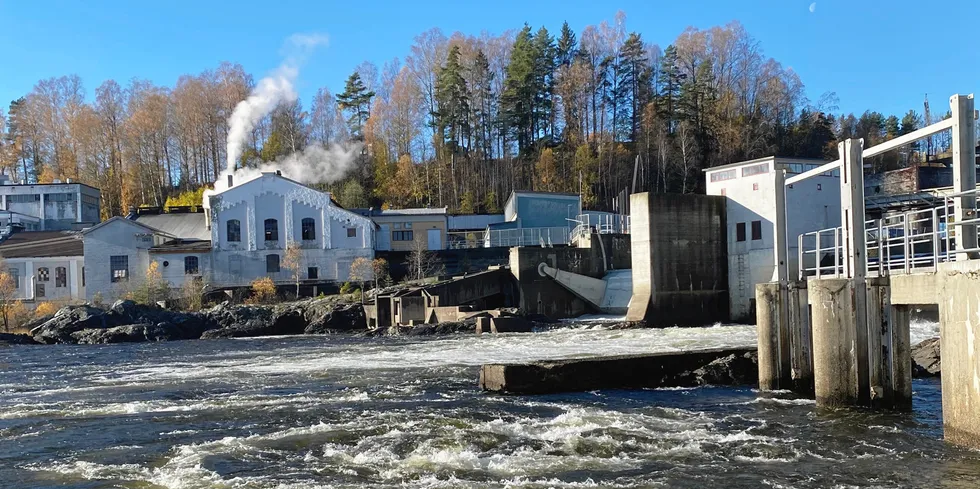 Vi trenger ikke mer elkraft. Oppgrader vannkraftverkene hvor det kan hentes ut ca. 20-30TWh, skriver pensjonist og sivil ingeniør Svein Arnesen. Bildet er av Vestfossen vannkraftverk.