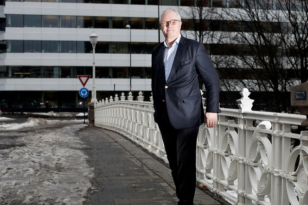 Finansmannen Thorstein Selvik (62) mener menn blir marginalisert i omsorgsdebatten og er låst i en rolle som økonomisk hovedforsørgere. Foto: Fredrik Solstad