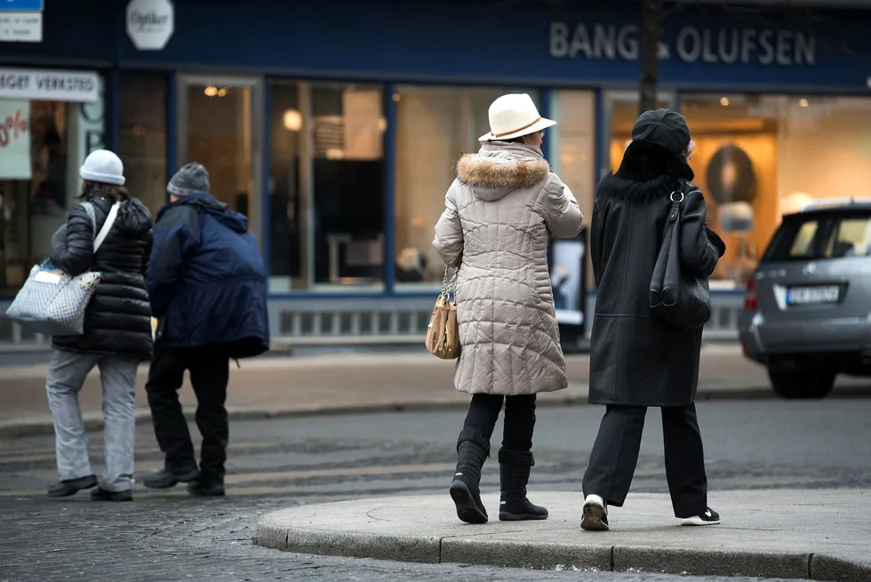 Oslo 2016-03-09 Gatebilde fra Oslo sentrum med eldre personer. Eldre Pensjonist Pensjon Pensjonister Foto: Per Ståle Bugjerde Foto: Per Ståle Bugjerde