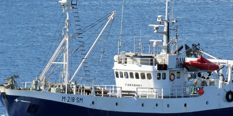 HVAL: Hopmark Havfiskes «Fiskebank I» på vei sørover til Smøla etter hvalfangst ved Bjørnøya i fjor. Hvalen som ble levert i Egersund ble fanget av denne båten ved Bjørnøya og Spitsbergen under fjorårets sesong.