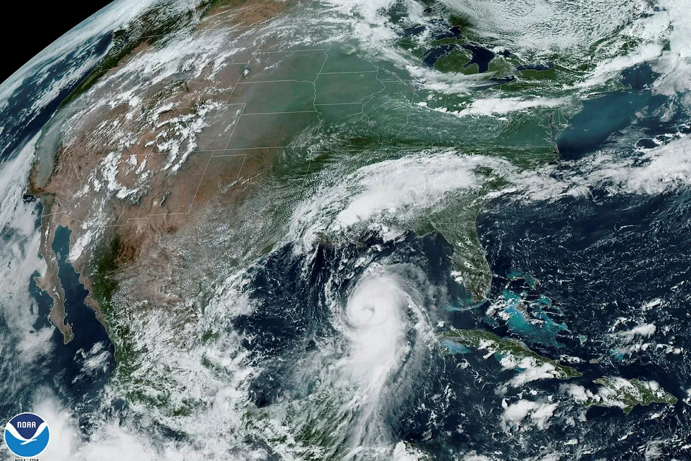 Hurricane Laura: approaching the Texas-Louisiana coastline