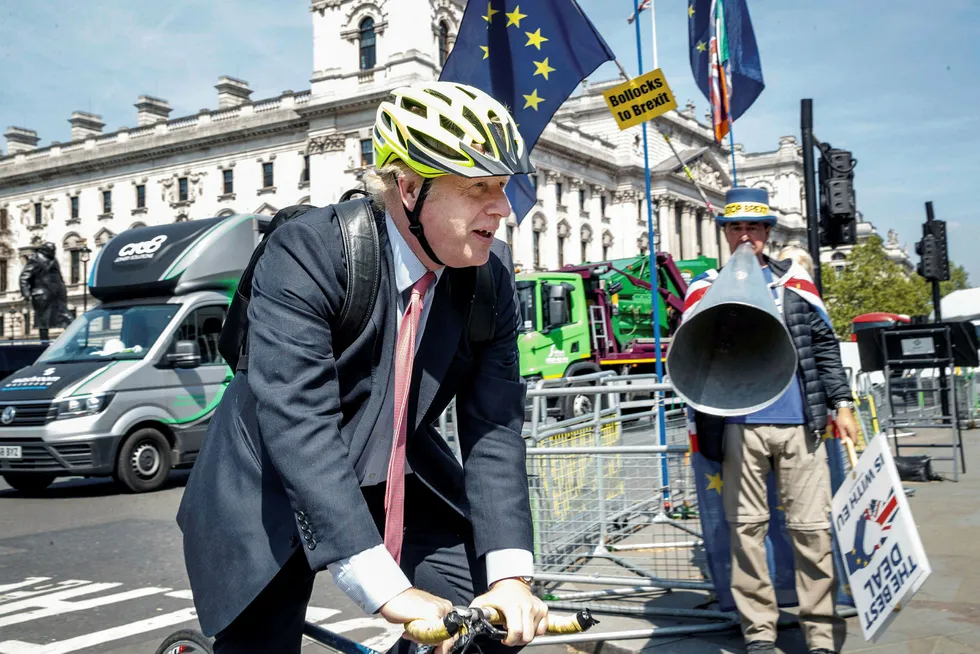 Boris Johnson er favoritt til å ta over brexit-stafettpinnen. Men det spørs om statsminister Johnson vil kunne bruke sykkelen like ofte som parlamentsmedlem Johnson.