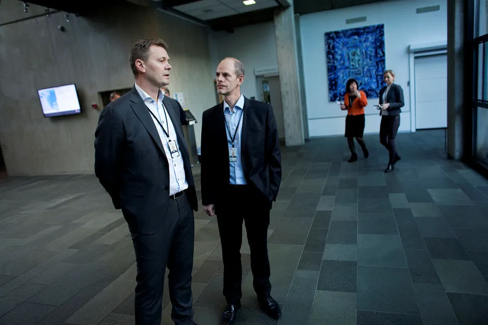 Konserndirektør Jens Økland og sjef for landanleggene Lars Rosenløv medgir at ulykken på Sture-terminalen 12. oktober lett kunne fått fatale følger. Foto: Tomas Larsen