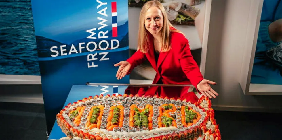 Sjømatråds administrerende direktør Renate Larsen legger mye arbeid ned i å markedsføre norsk sjømat, en markedsføring som finansieres av sjømatnæringen. I 2016 klaget tidligere Marine Harvest, nå Mowi, markedsavgiften inn for ESA.