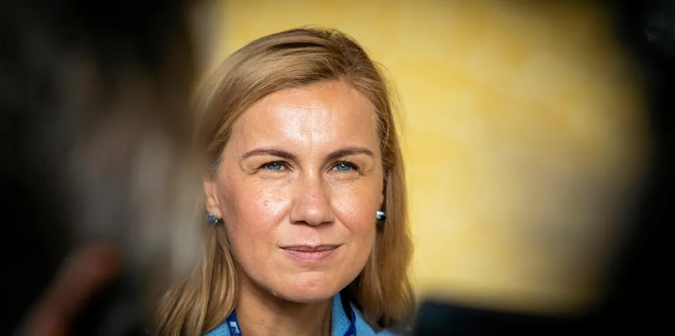 EU-kommissær for energi Kadri Simson skapte furore da hun i begynnelsen av april satte hardt mot hardt og krevde at Norge innfører EUs fornybardirektiv.