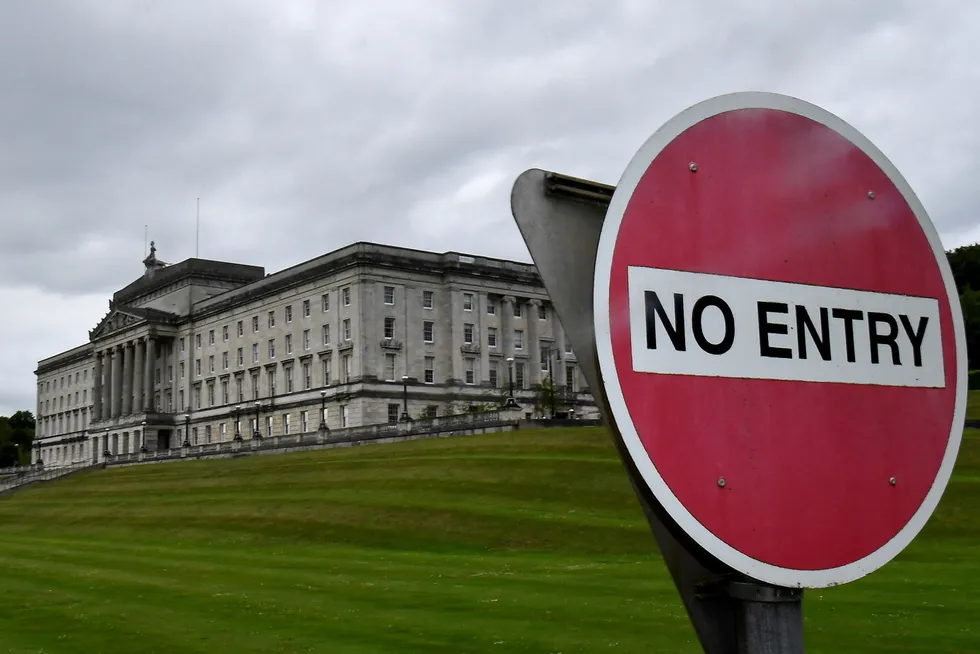Tilhengerne av union med Storbritannia boikotter lokalparlamentet Stormont i Nord-Irland.
