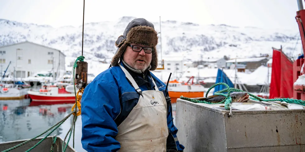 Svein Mienna, jobber på kaia ved fiskebruket i Breivikbotn ble dømt i tingretten for seksuell trakassering. Nå har han anket til lagmannsretten.