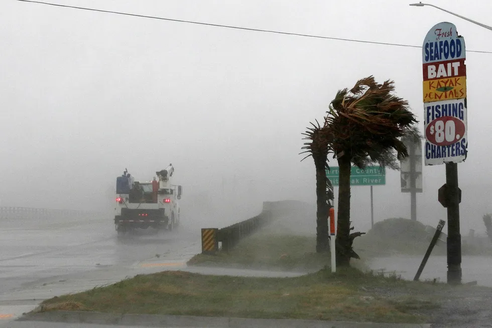 Orkanen Florence feier inn over kysten av North Carolina.