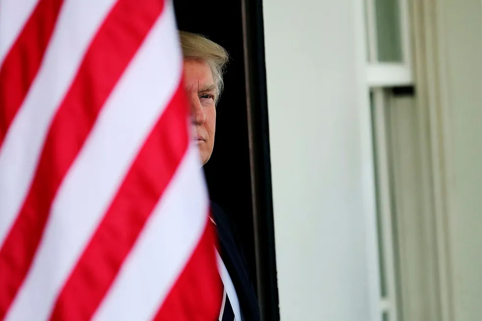 President Donald Trump gjemmer seg bak hemmelighold, men det bekreftes nå at han har full tilgang til pengene fra forretningsimperiet. Foto: Carlos Barria/Reuters/NTB Scanpix