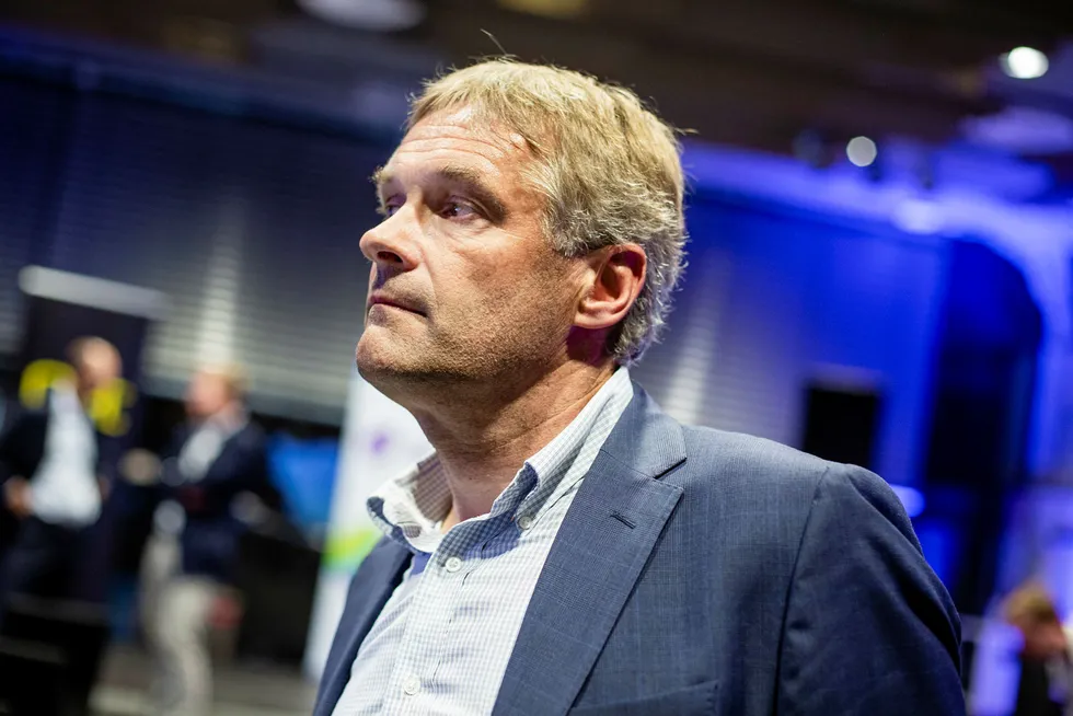 – Vi vil jobbe hardt for å styrke kundebasen, sier administrerende direktør Abraham Foss i Telia Norge. Foto: Sebastian S. Bjerkvik