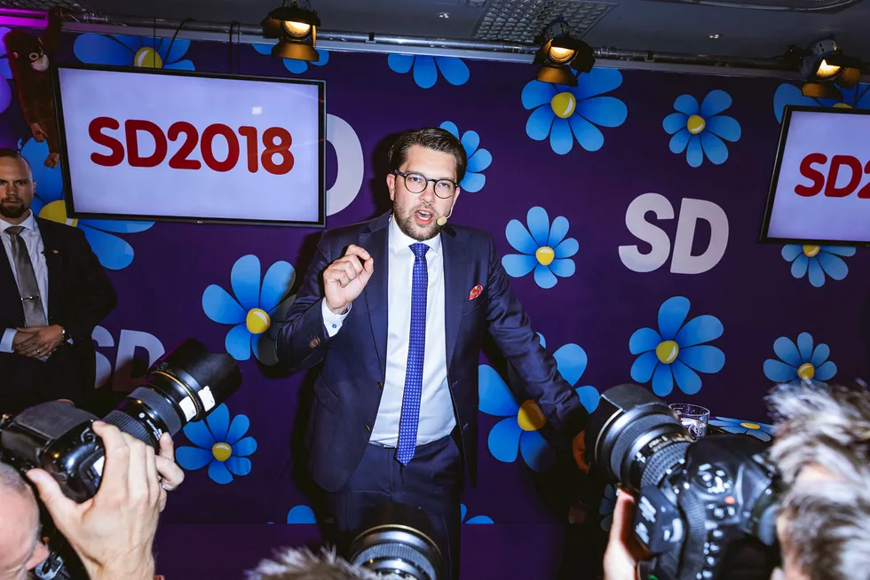 Sverigedemokraternas popularitet er et resultat – ikke bare av fremmedfrykt og rasisme – men også av nedbyggingen av viktige sider av det svenske «folkhemmet». Jimmie Åkesson under Sverigedemokraternas valgvake tidligere i høst.