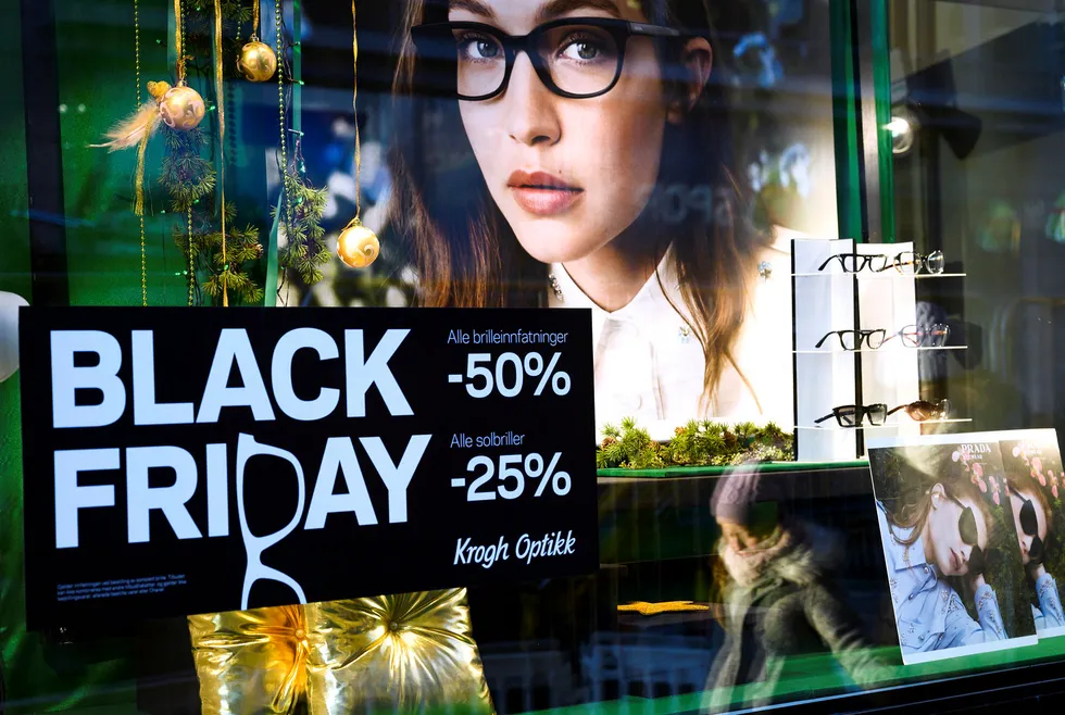 Black Friday-tilbud i Oslo sentrum. Avbildet er brillebutikken Krogh Optikk.