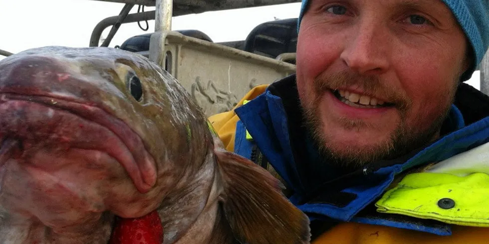 Børre Johannessen på «Nargtind» forteller at det er lite å se til skreien i havene ved Træna. I fjor på denne tiden hadde han fisket hele kvoten på en uke.