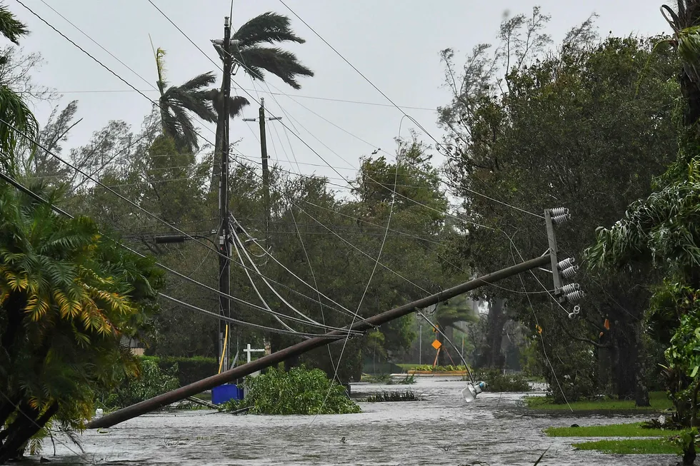 Høyspentmaster er revet ned av orkanen Irma når den passerte Florida søndag. Over 4 millioner mennesker ble uten strøm. Foto: The Washington Post/The Washington Post/Getty Images