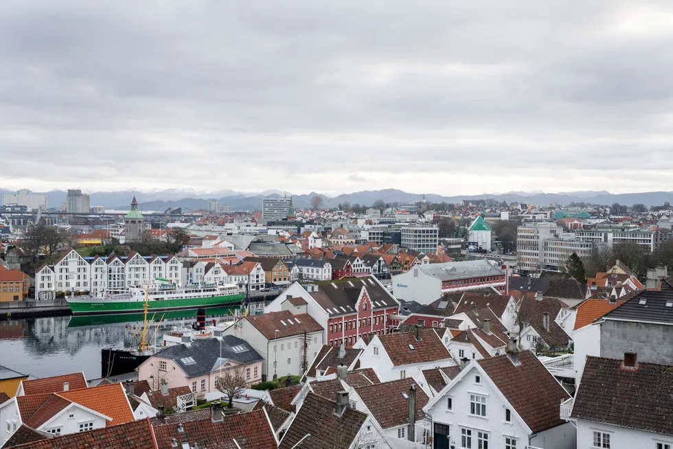 Stavanger (bildet) har sammen med Kristiansand hatt den sterkeste prisutviklingen her til lands i år. Boligprisene har aldri vært dyrere i disse byene enn de er nå.